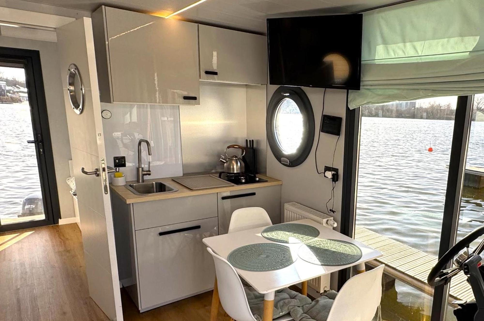 Appartement Houseboat Water Boy Apartament Plywajacy Dom Na Wodzie Lodz à Wrocław Extérieur photo